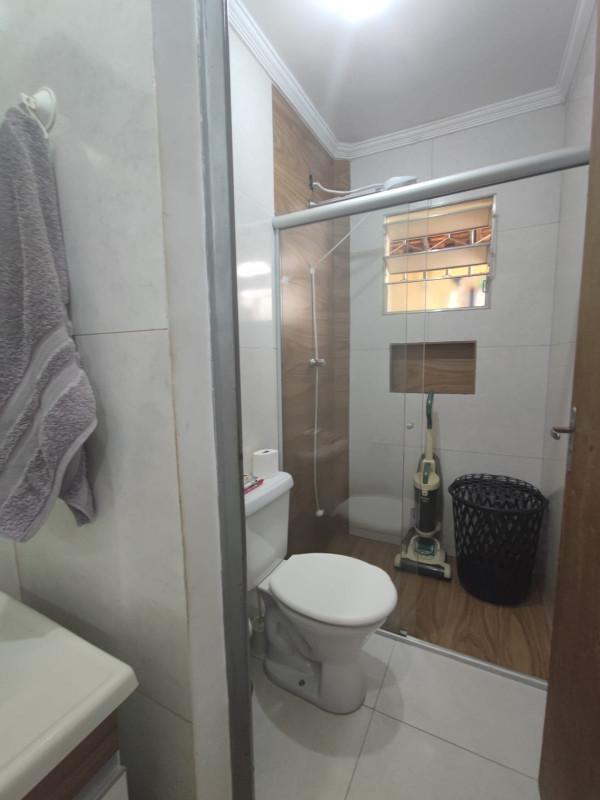Casa, Industrial, 3 Quartos, 2 Vagas, 1 Suíte