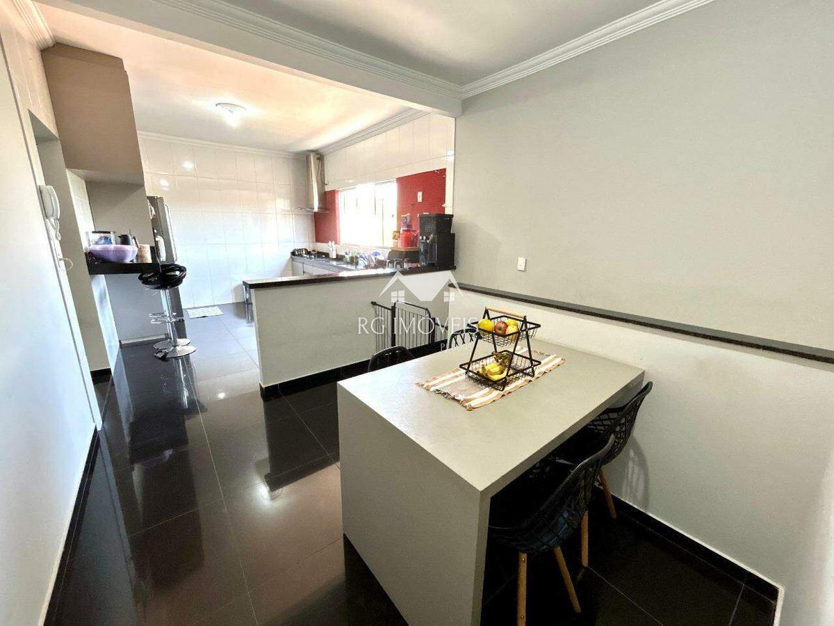 Casa, Eldorado, 4 Quartos, 4 Vagas, 1 Suíte