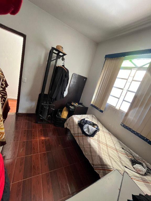 Casa, Centro, 6 Quartos, 4 Vagas, 1 Suíte