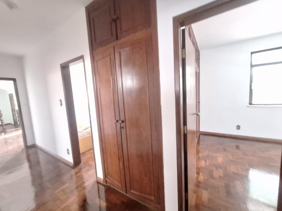 Casa Comercial, Cidade Nova, 4 Quartos, 2 Vagas, 1 Suíte