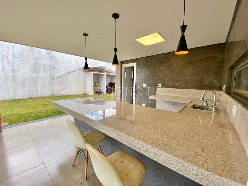Casa, Alphaville - Lagoa dos Ingleses, 5 Quartos, 0 Vaga, 1 Suíte