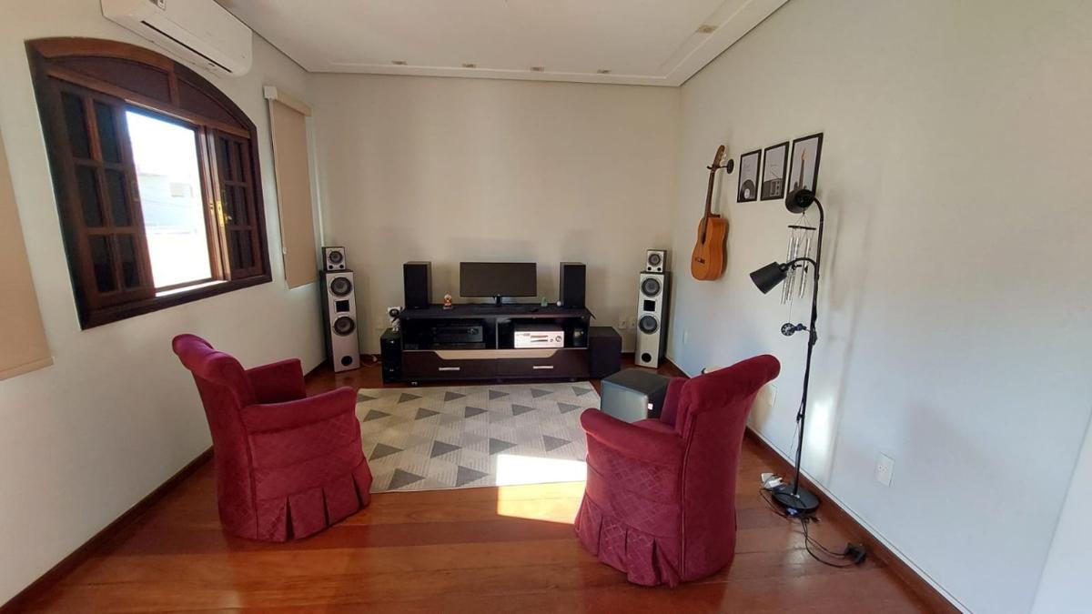 Casa, Jardim Europa, 3 Quartos, 3 Vagas, 1 Suíte