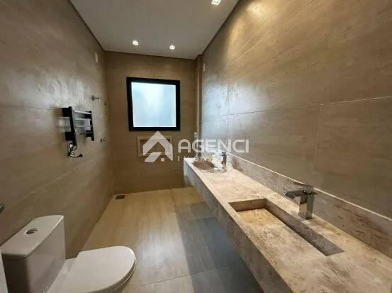 Casa em Condomínio, Alphaville - Lagoa dos Ingleses, 5 Quartos, 0 Vaga, 4 Suítes