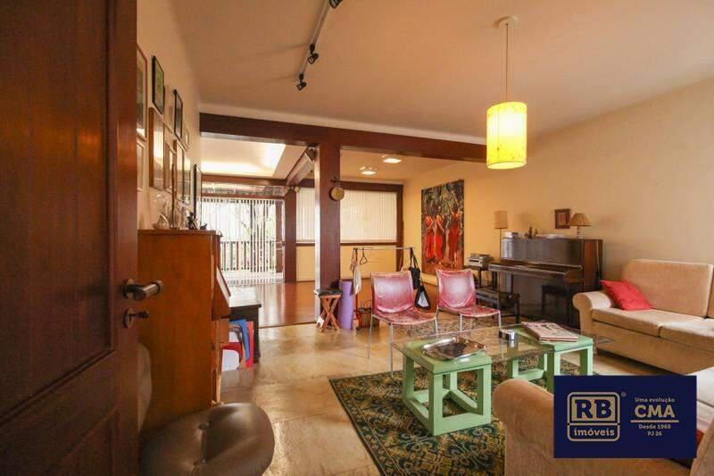 Casa, Serra, 4 Quartos, 5 Vagas, 1 Suíte
