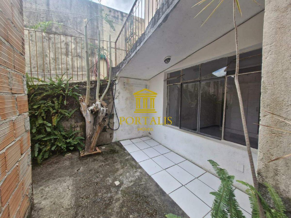 Casa, São Geraldo, 2 Quartos, 0 Vaga