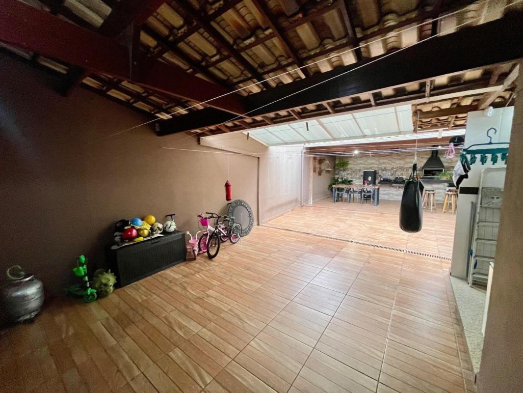 Casa, Parque Xangri-lá, 2 Quartos, 2 Vagas, 1 Suíte