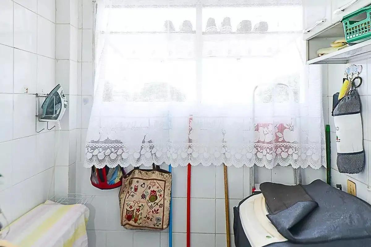 Apartamento, Sagrada Família, 2 Quartos, 1 Vaga, 1 Suíte