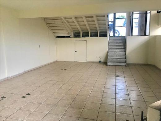 Loja, Estoril, 3 Vagas