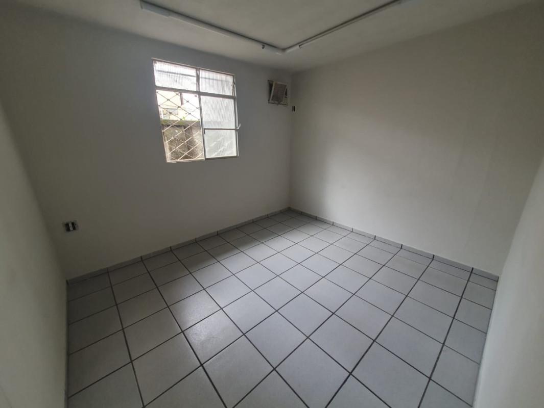 Casa Comercial, Nova Suíssa, 6 Quartos, 4 Vagas