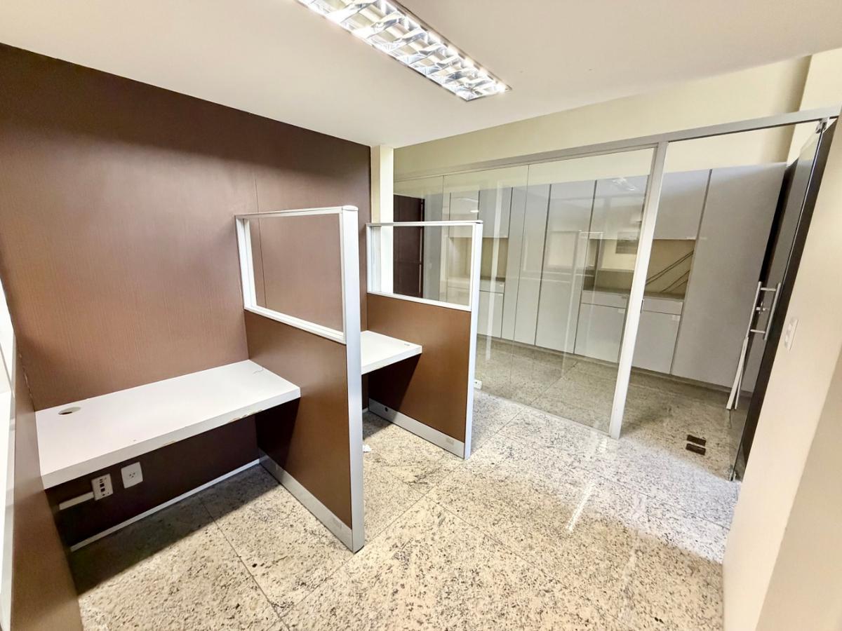 Sala, São José, 0 Quarto, 3 Vagas