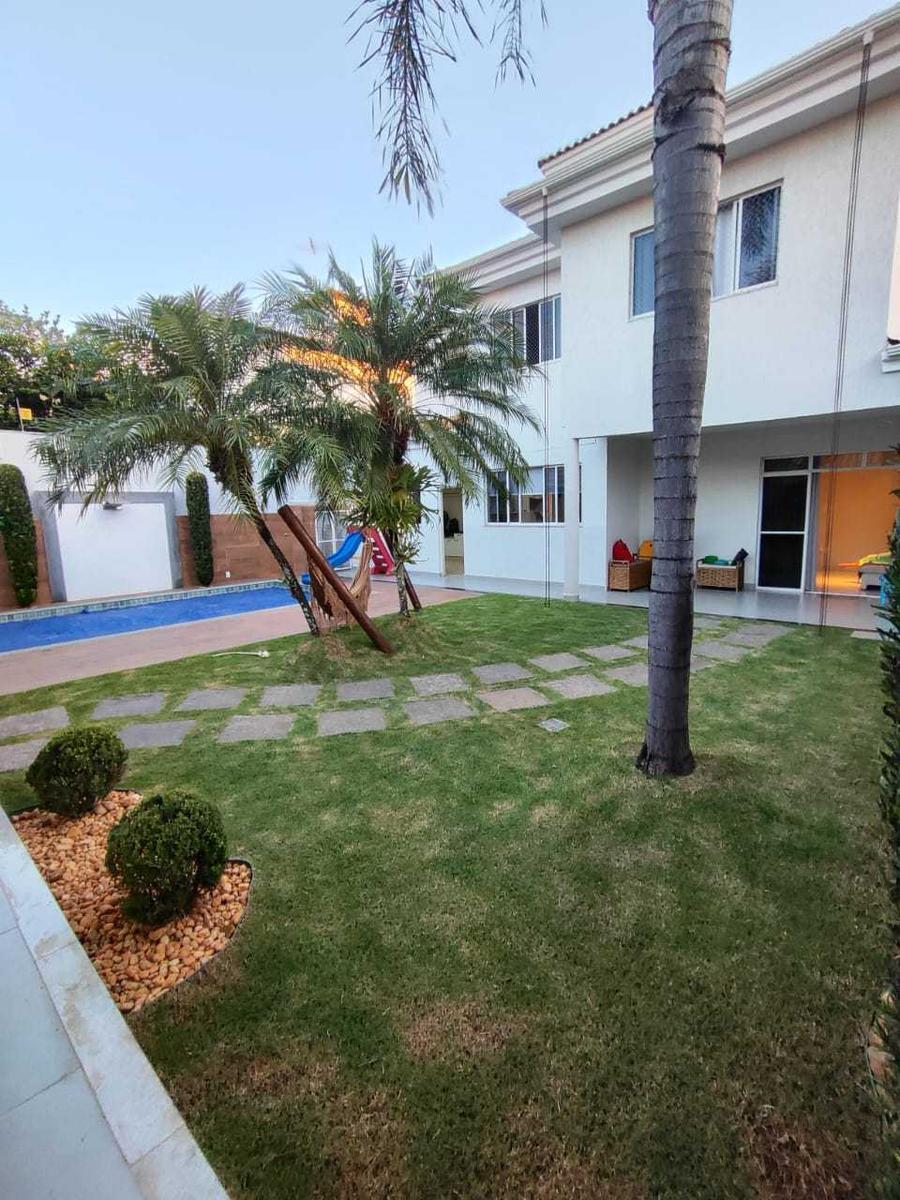 Casa, Castelo, 4 Quartos, 4 Vagas, 1 Suíte