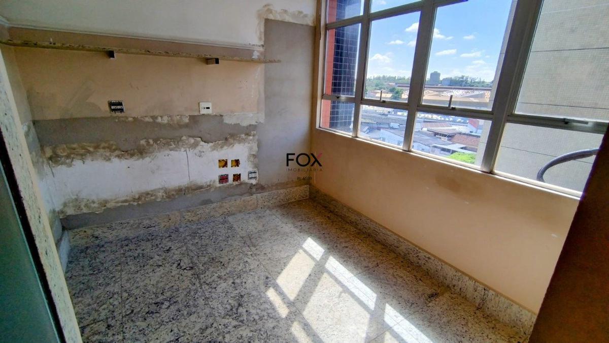 Sala, Barreiro, 0 Quarto, 0 Vaga