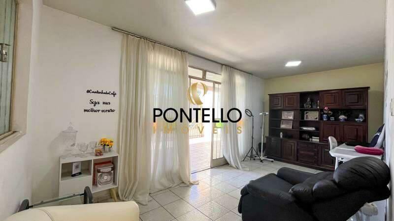 Casa, Conjunto Celso Machado, 3 Quartos, 4 Vagas, 1 Suíte