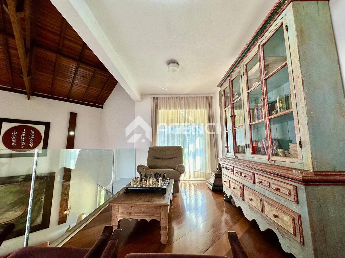 Casa, Jardim Canadá, 5 Quartos, 0 Vaga, 1 Suíte