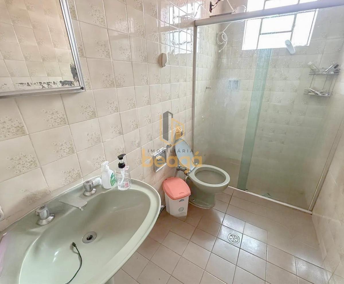 Casa, Califórnia, 4 Quartos, 8 Vagas, 1 Suíte