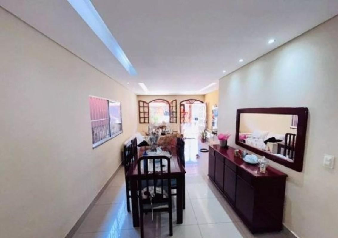 Casa, Céu Azul, 3 Quartos, 5 Vagas, 1 Suíte