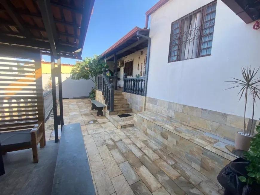 Casa, Jardim Leblon, 2 Quartos, 5 Vagas, 1 Suíte