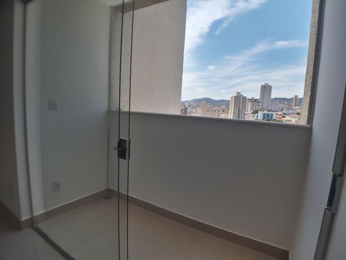 Apartamento, Floresta, 3 Quartos, 2 Vagas, 1 Suíte