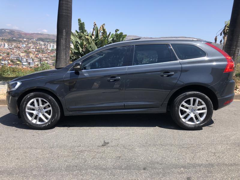Volvo XC 60 T-5 Momentum 2.0 245cv Fwd 5p