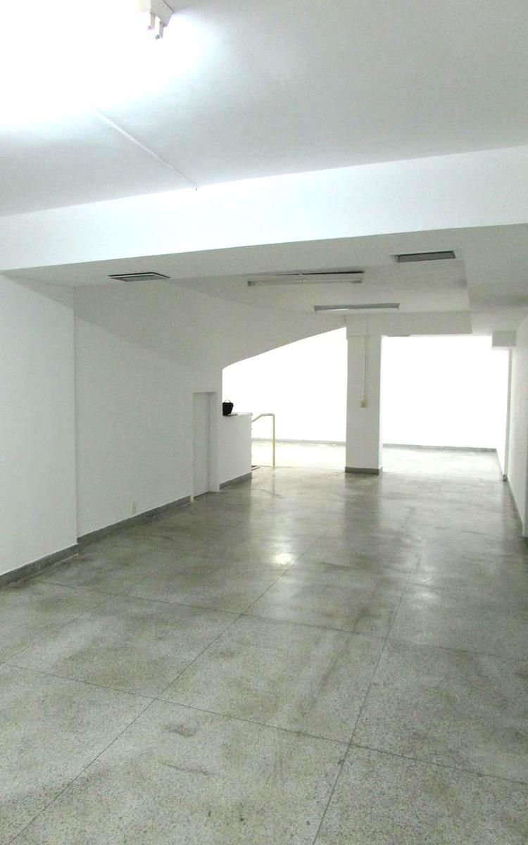 Loja, Funcionários