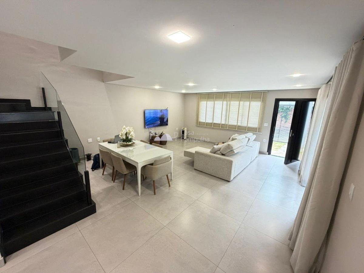 Casa, Trevo, 3 Quartos, 2 Vagas, 2 Suítes