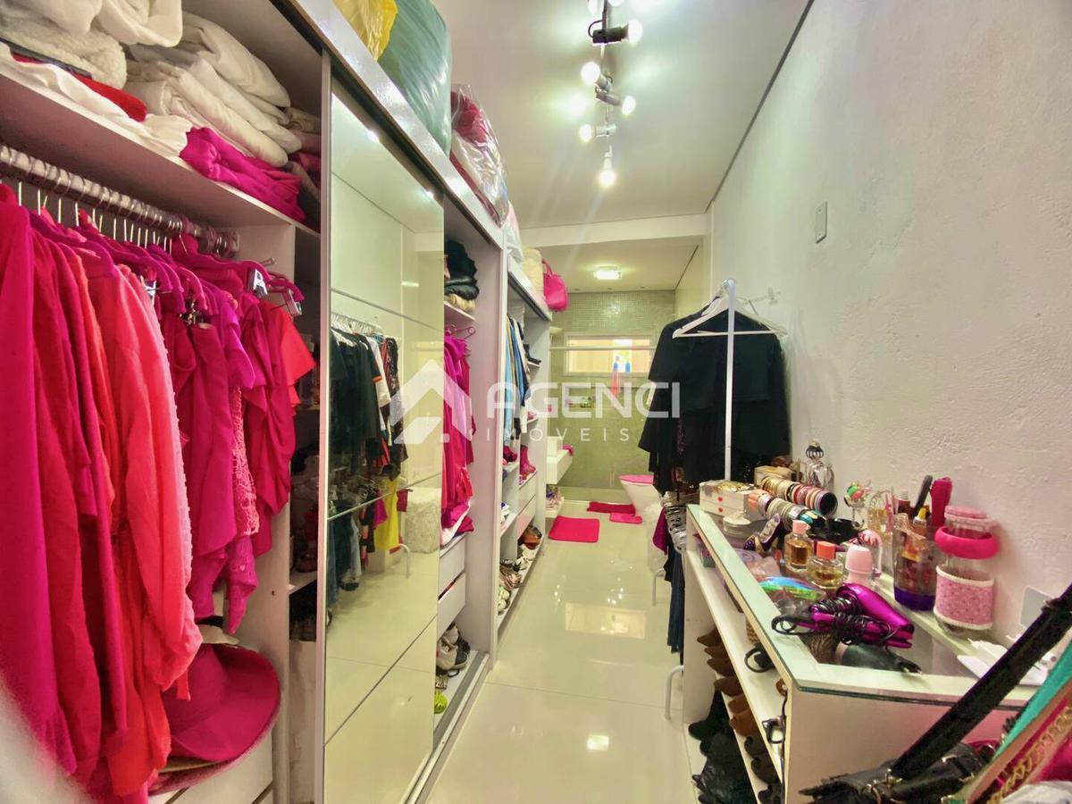 Casa, Santa Maria, 3 Quartos, 0 Vaga, 2 Suítes