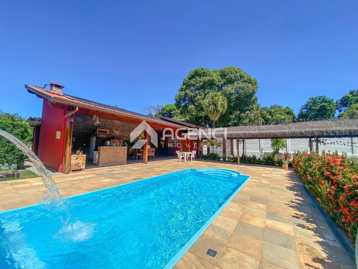 Casa, Trevo, 4 Quartos, 0 Vaga, 1 Suíte