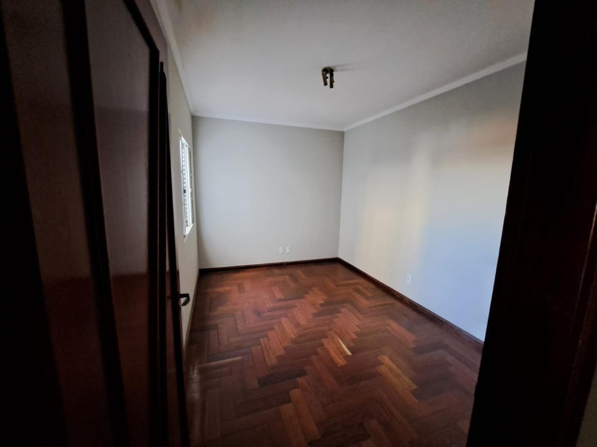 Casa, Centro, 2 Quartos, 0 Vaga