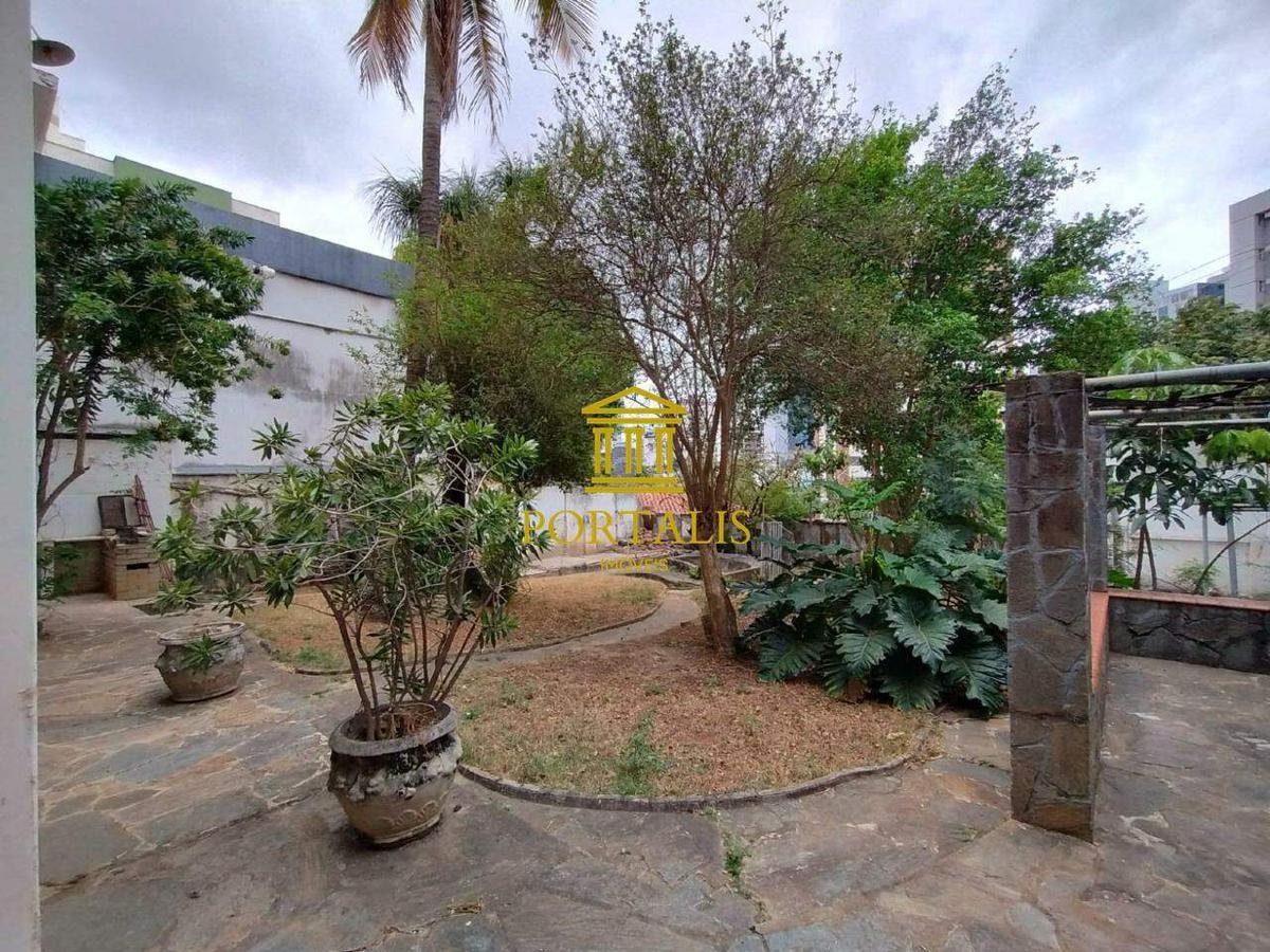 Casa Comercial, Funcionários, 9 Quartos, 5 Vagas