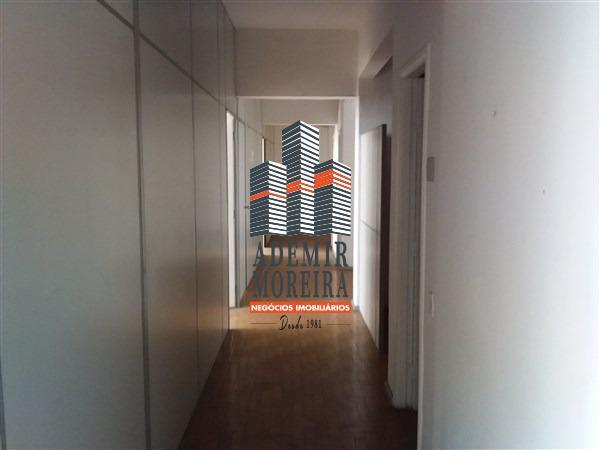 Sala, Centro