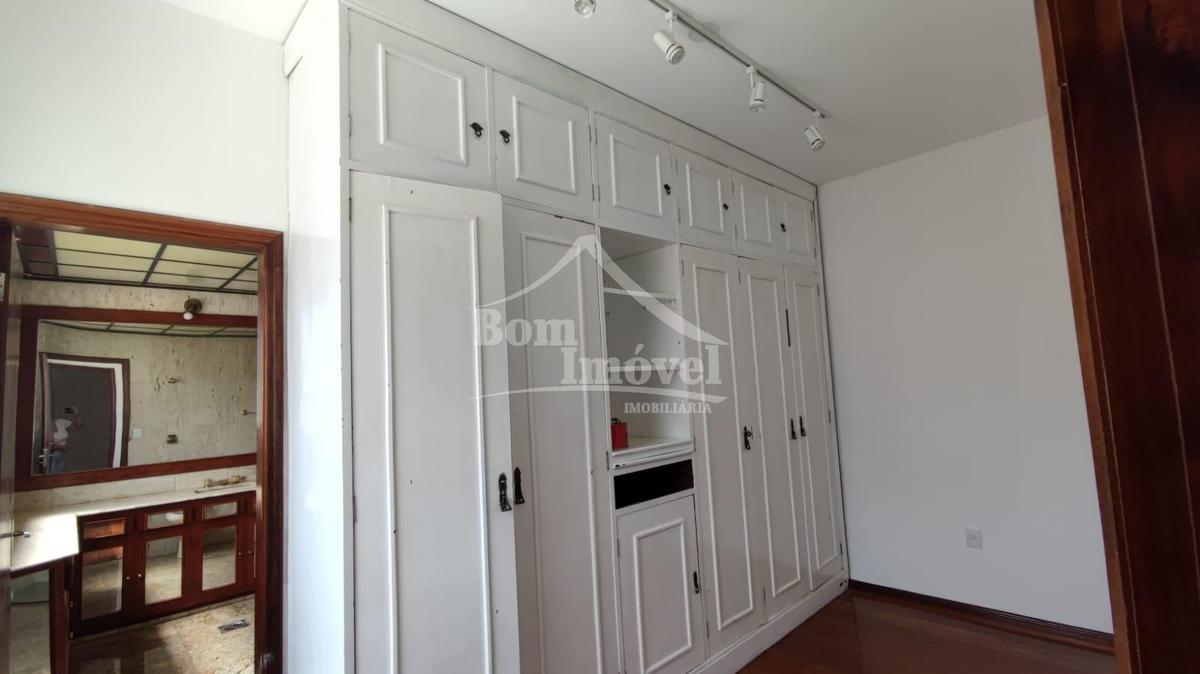 Casa, Centro, 3 Quartos, 4 Vagas, 3 Suítes