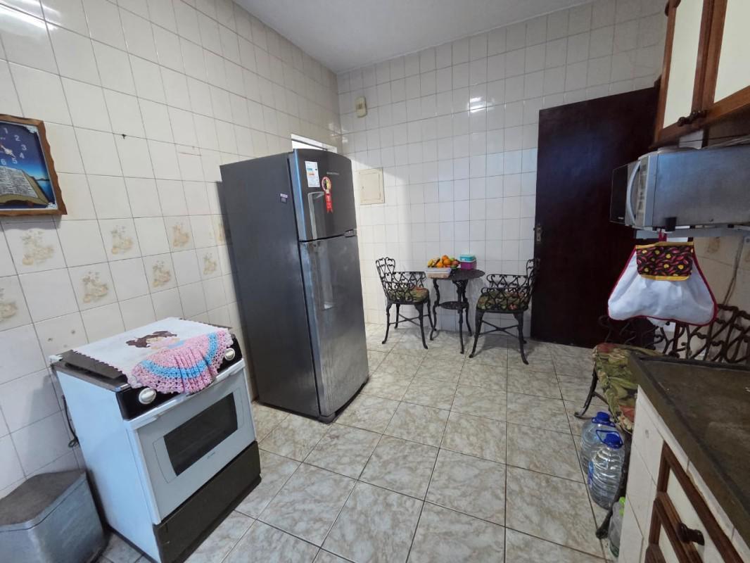 Casa, Coqueiros, 4 Quartos, 1 Vaga, 1 Suíte