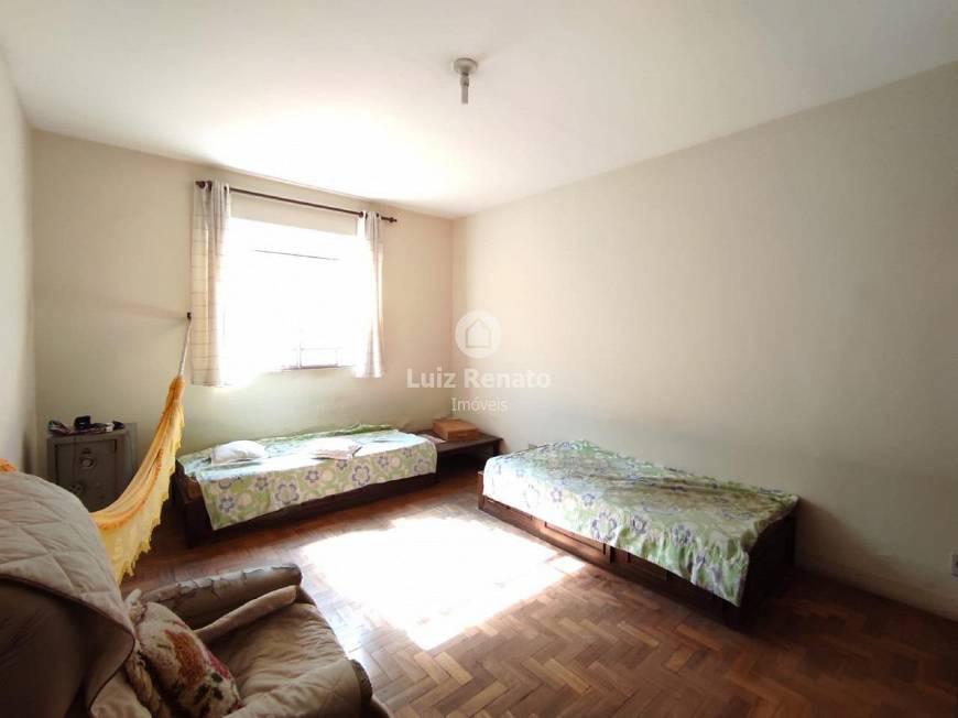 Casa, Floresta, 3 Quartos, 4 Vagas, 1 Suíte
