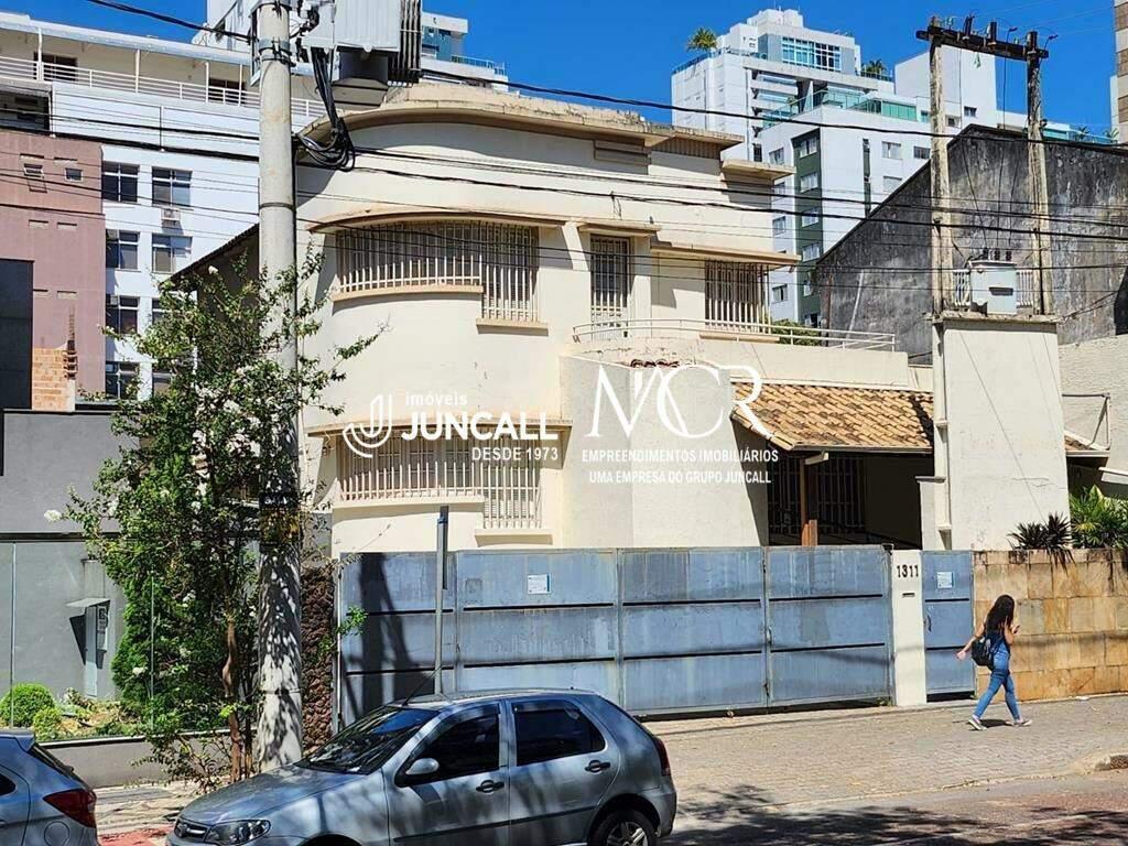 Casa, Funcionários, 10 Quartos, 10 Vagas