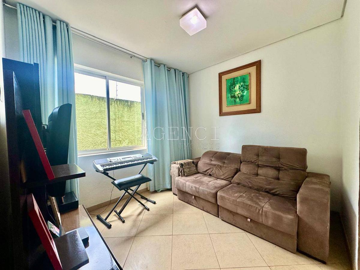 Casa, Jardim Canadá, 5 Quartos, 0 Vaga, 1 Suíte