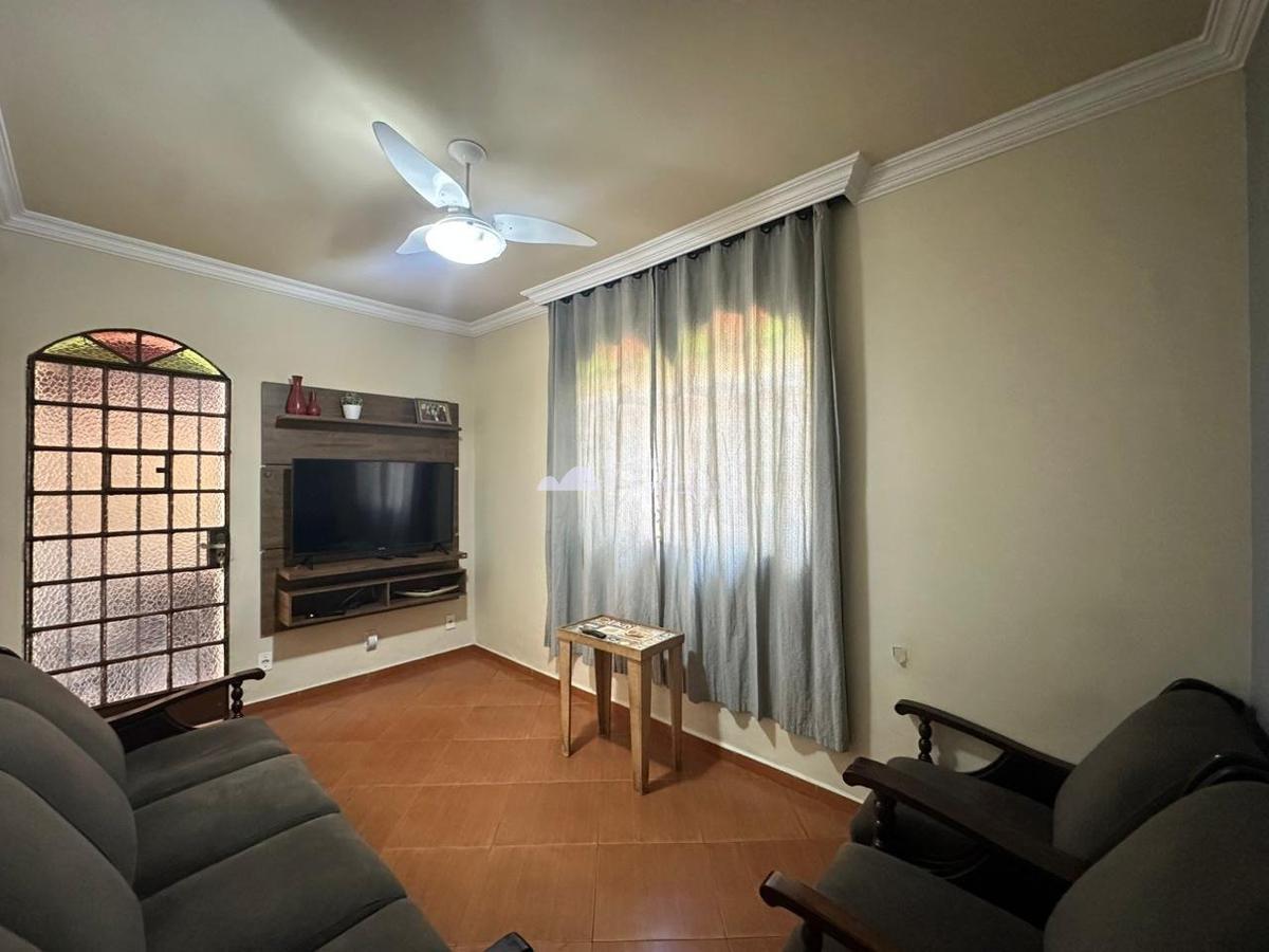 Casa, Itapoã, 4 Quartos, 2 Vagas, 1 Suíte