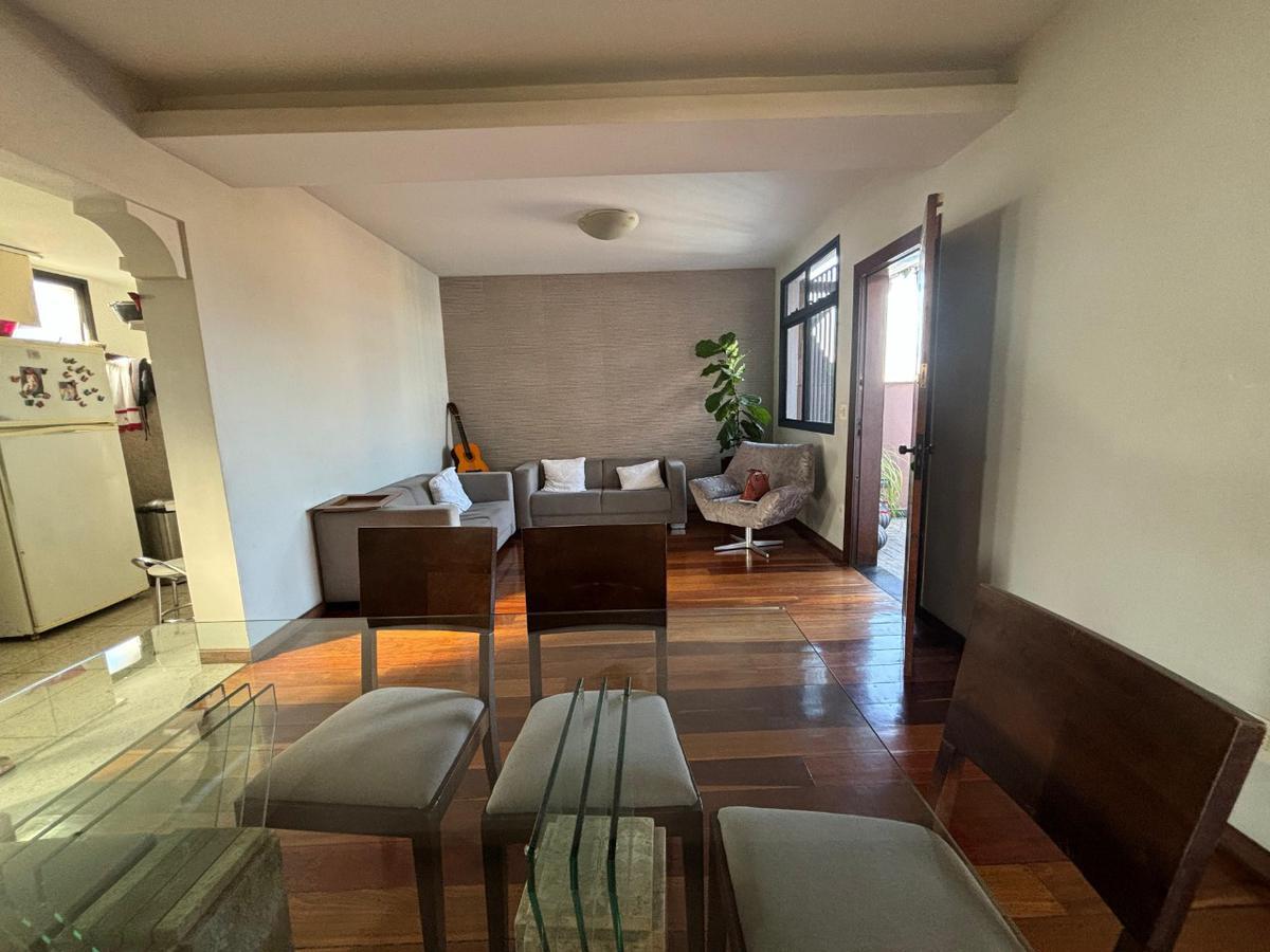 Casa, Caiçaras, 5 Quartos, 4 Vagas, 1 Suíte