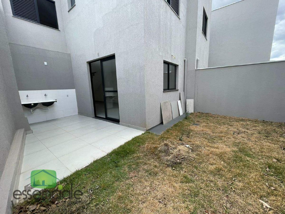 Casa, Centro, 3 Quartos, 2 Vagas, 1 Suíte