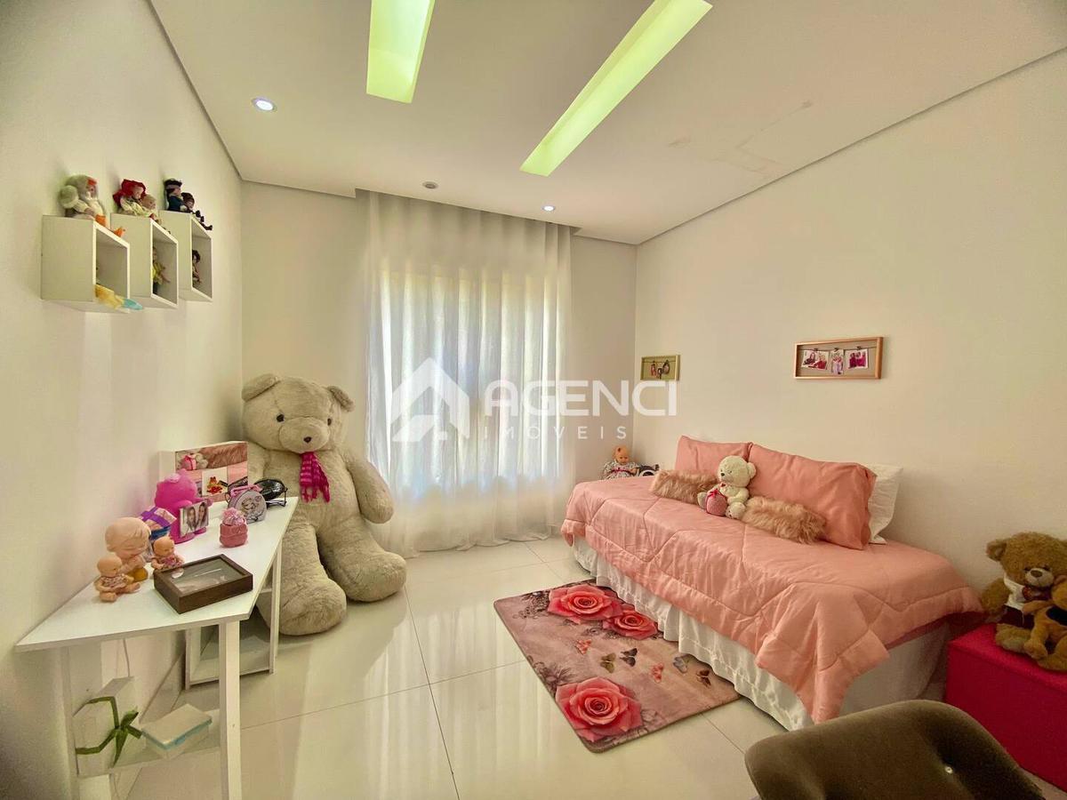 Casa, Santa Maria, 3 Quartos, 0 Vaga, 2 Suítes