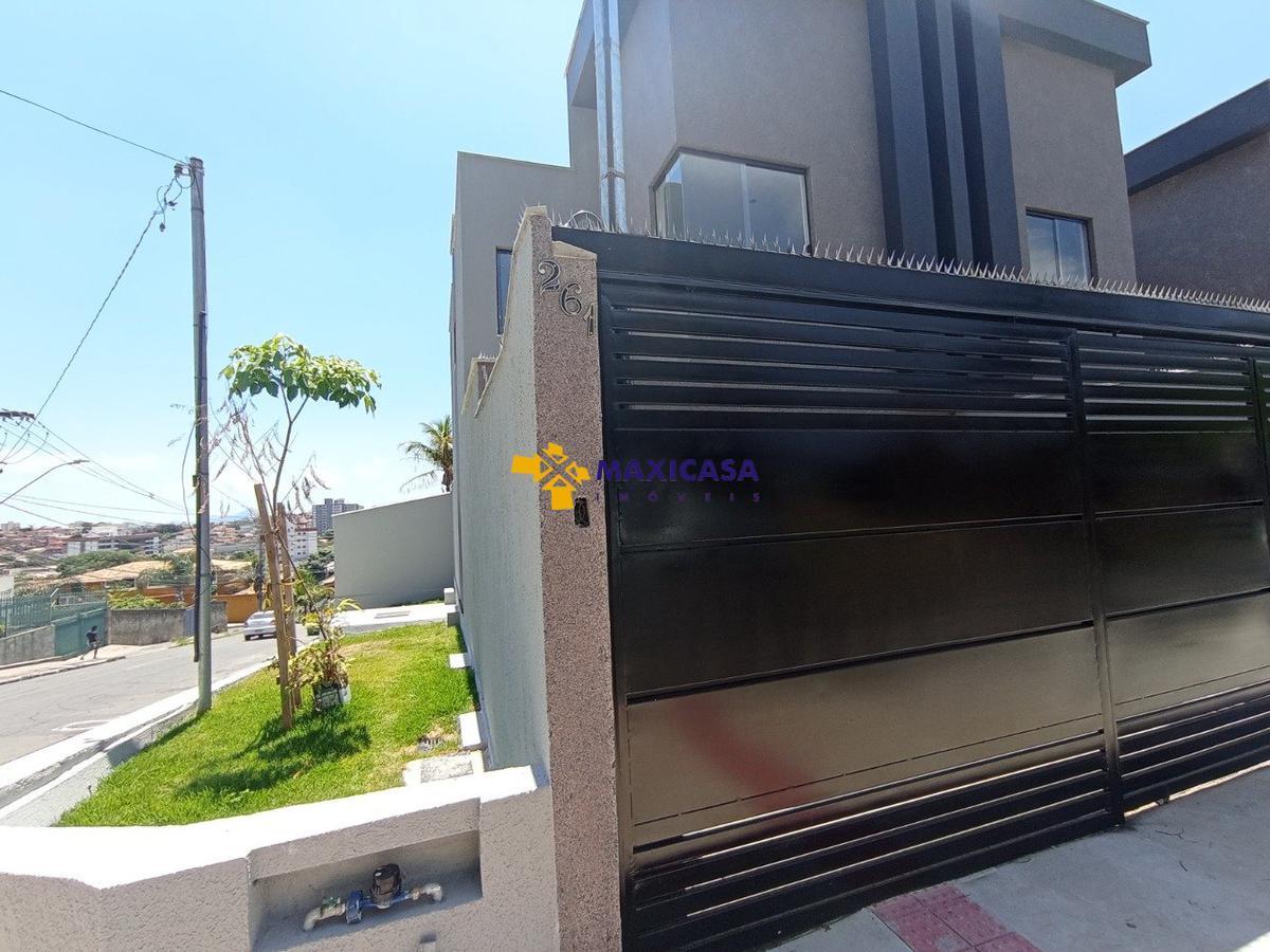 Casa, Santa Mônica, 3 Quartos, 2 Vagas, 1 Suíte