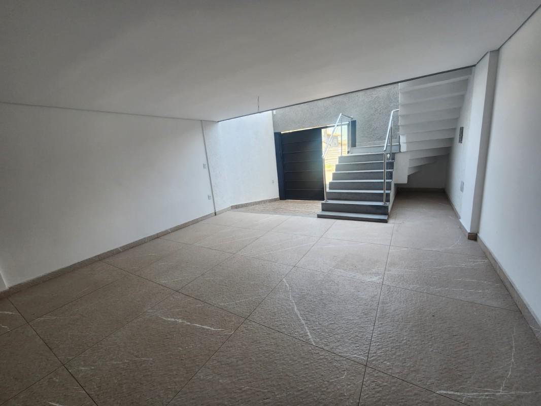 Casa, Cabral, 3 Quartos, 4 Vagas, 1 Suíte