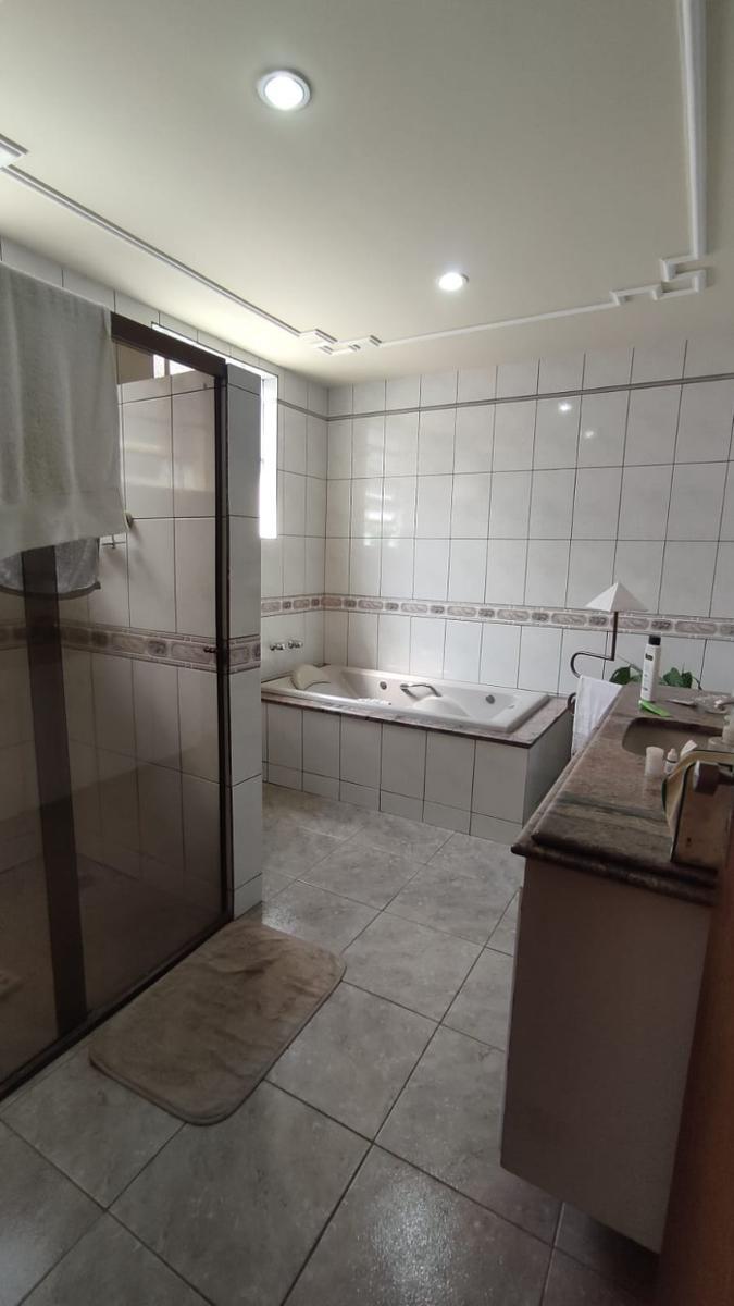 Casa, Parque Turistas, 2 Quartos, 2 Vagas, 1 Suíte