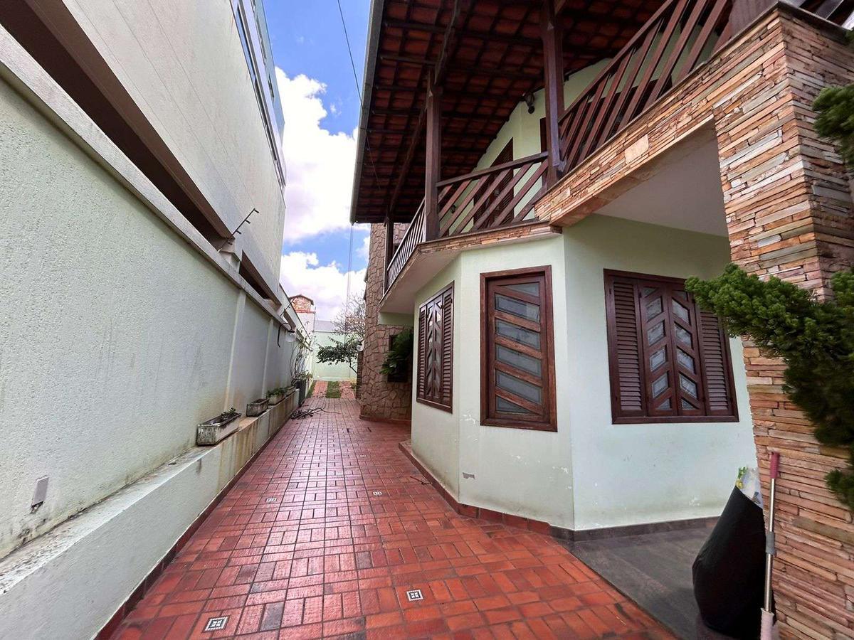 Casa, Castelo, 5 Quartos, 5 Vagas, 2 Suítes