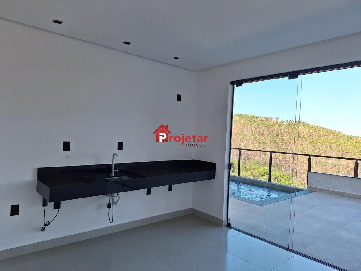 Casa, Água Limpa, 4 Quartos, 6 Vagas, 3 Suítes