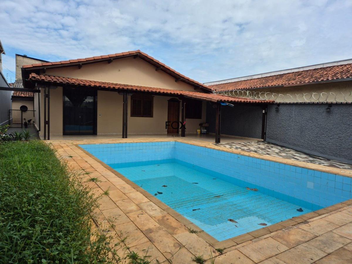 Casa, Alípio de Melo, 3 Quartos, 4 Vagas