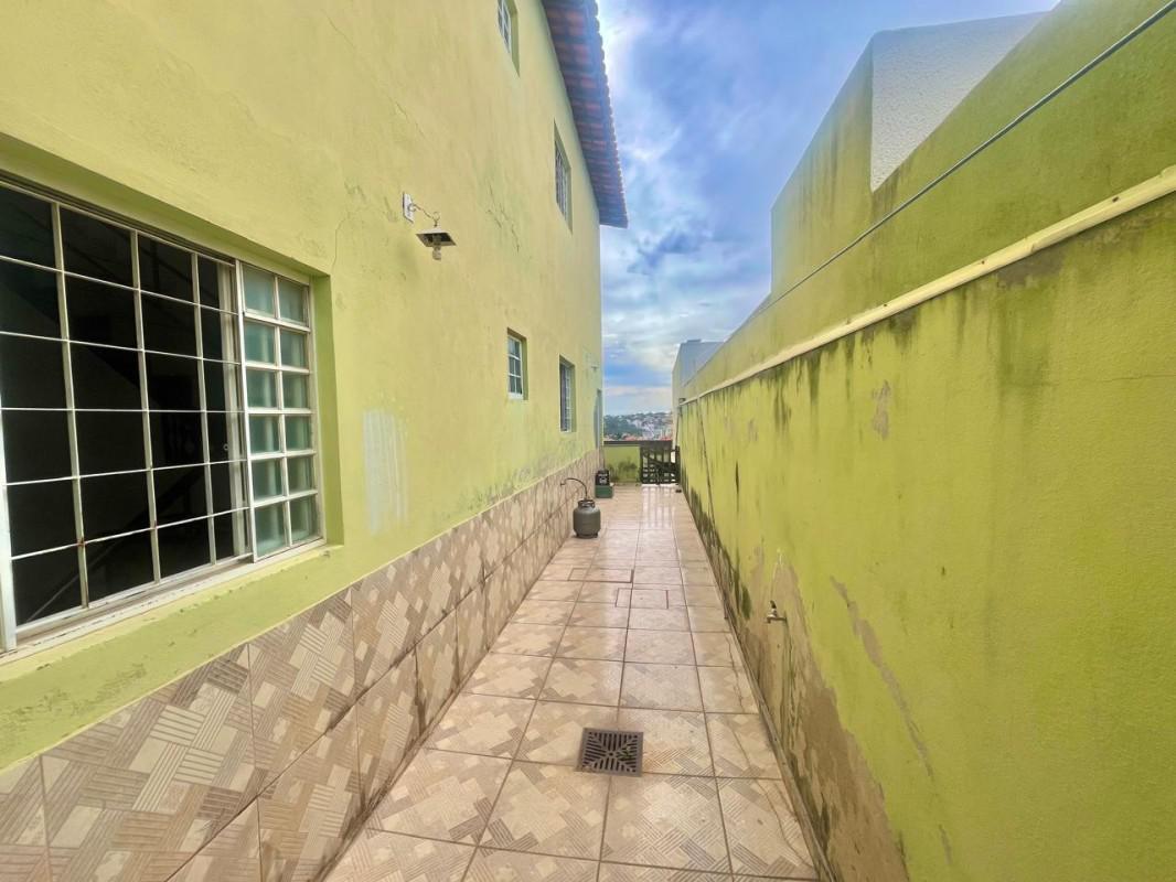 Casa, Santa Terezinha, 3 Quartos, 3 Vagas