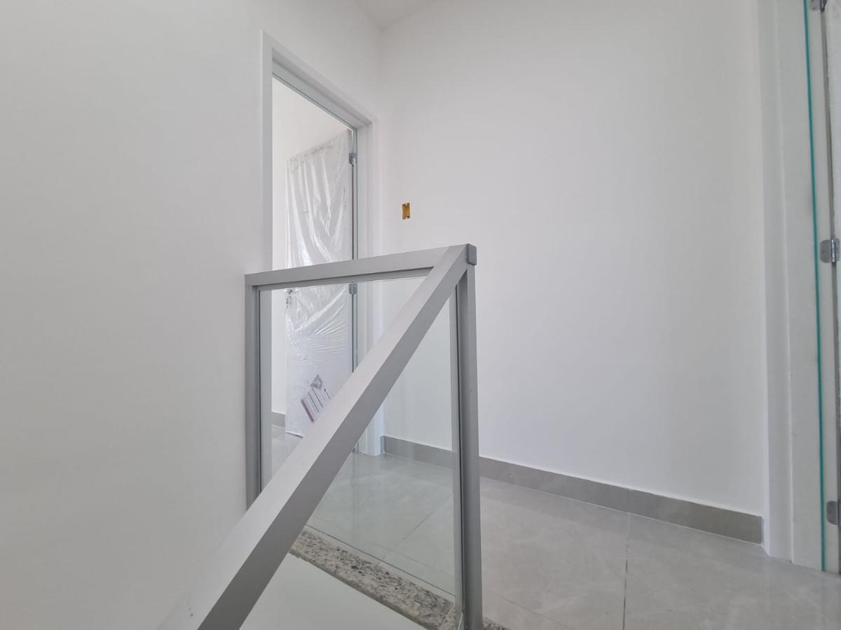 Casa, Floramar, 2 Quartos, 1 Vaga, 2 Suítes