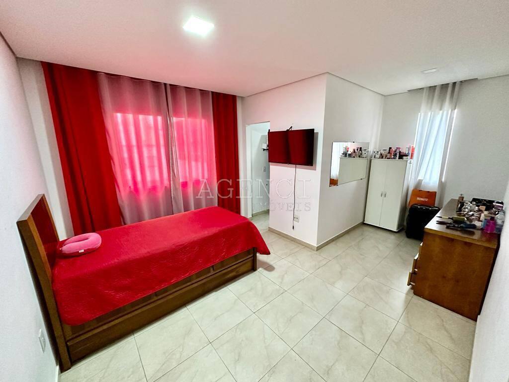 Casa, Cabral, 4 Quartos, 0 Vaga, 1 Suíte