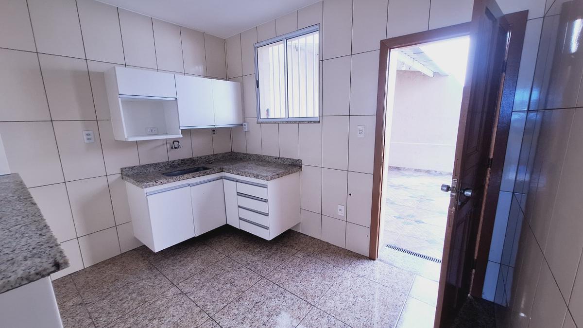 Casa, Nova Floresta, 3 Quartos, 0 Vaga, 1 Suíte