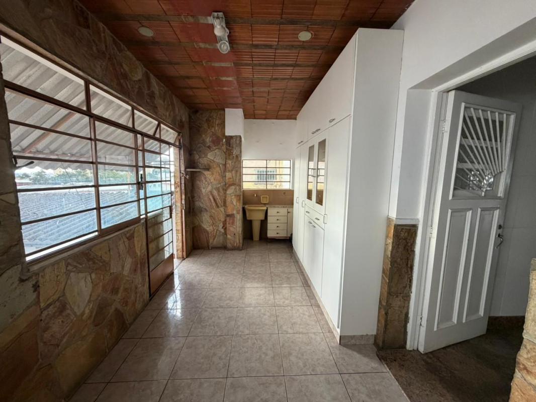 Casa, Graça, 4 Quartos, 2 Vagas, 1 Suíte